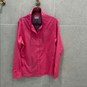Never worn - Columbia Omni shade sun protection Vibrant Pink Long Sleeve Shirt
